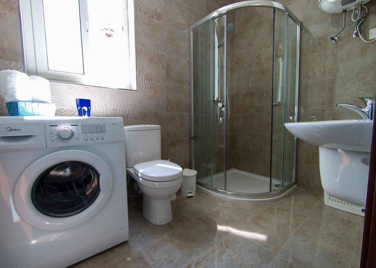 F12 Room 2, Private Room Two Single Beds Privated Bathroom In Shared Flat Msida Luaran gambar