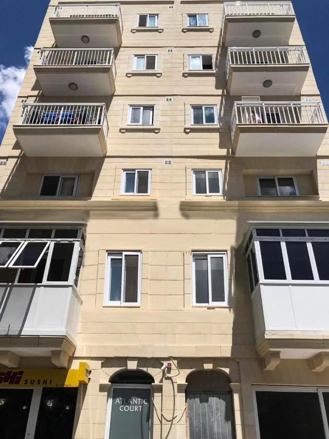 F12 Room 2, Private Room Two Single Beds Privated Bathroom In Shared Flat Msida Luaran gambar